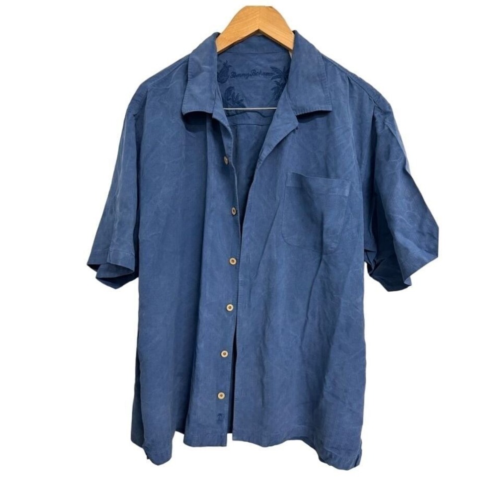 Tommy Bahama | light blue Men's button up | 100% Silk Shirt | size xl